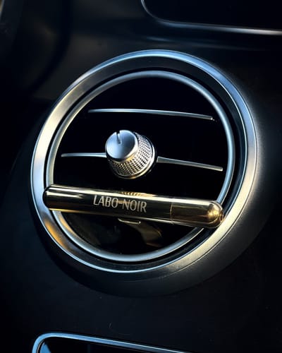 LABO-NOIR Collection · Car diffuser [Gold] | Auto parfum voor eigen parfum | Herbruikbaar | Luxe uitstraling