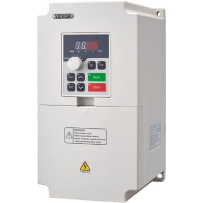 VEVOR frequentieregelaar VFD 5 pk, 4 kW, 8,5 A, 3-fase AC, 380 V ingang naar 3-fase AC, 0-380 V uitgang, frequentieomvormer, 50/60 Hz ingang, 0-2000 Hz uitgang, VFD voor toerentalregeling van spindelmotoren