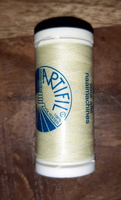 artifil garen - col 1276 room creme - 200 m - 100% polyester - voor alle naaimachines