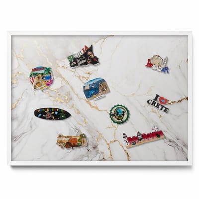 Tulup Magneetbord met Witte Frame - Wit Magneetbord Met Decoratieve Patronen - 70 cm x 50 cm - Stijlvolle marmeren steen - Magneetbord voor Herinneringen - Magnetisch Bord voor Magneten - Magneetbord voor Foto's en Notities