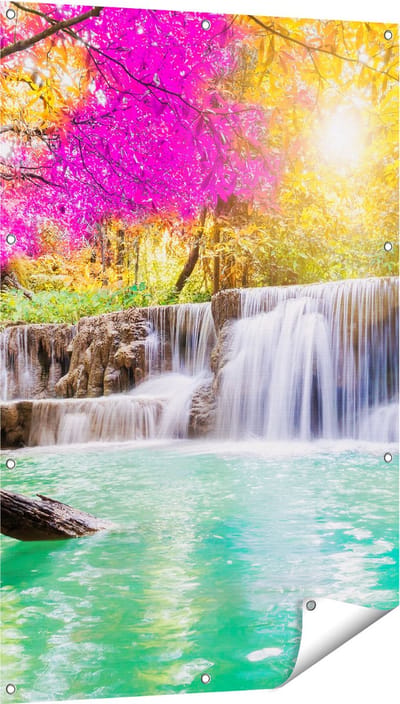 Gards Tuinposter Waterval met Groen Water en Roze Bladeren - 80x120 cm - Tuindoek - Tuindecoratie - Wanddecoratie buiten - Tuinschilderij