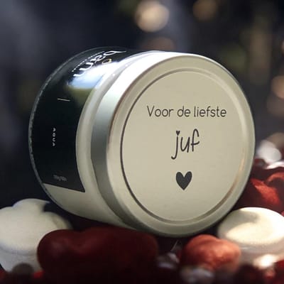 BAM VANILLE geurkaars met opschrift "liefste juf" - met 2 wieken in een basic potje - 60 branduren (210g) - cadeautip - geschenk - vegan