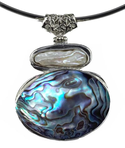 Zoetwater parel en abalone ketting Biwa Abalone - parelketting - echte parels - abaloon - parelmoer wit - zilver - ketting met hanger - Choker - luxe sieraden zakje - parelketting dames - parelmoeren ketting dames