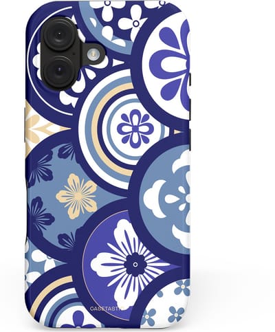 Casetastic hoesje geschikt voor Apple iPhone 16 - MagSafe - Dubbellaagse bescherming - Blauwe bloemen Talavera Maiolica Patroon - Fashion Case - Donkerblauw Lavendel Wit Lichtgrijs