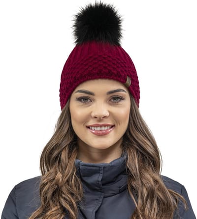 Vivisence Dames Wintermuts - Zachte Gebreide Muts Met Omgeslagen Rand Pompon Van Kunstbont En Warme Fleecevoering - Comfortabele Pasvorm En Betrouwbare Warmte Tijdens Koude Dagen Buiten - Wijnrood