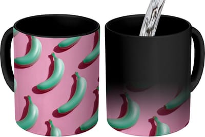 Magische Mok - Foto op Warmte Mokken - Koffiemok - Bananen - Patroon - Blauw - Roze - Magic Mok - Beker - 350 ML - Theemok