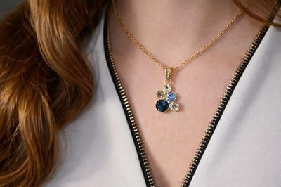 Zilla – Handgemaakt Swarovski Sieraad in Gerhodineerd & 18K Verguld Design | Geïnspireerd door de Natuur