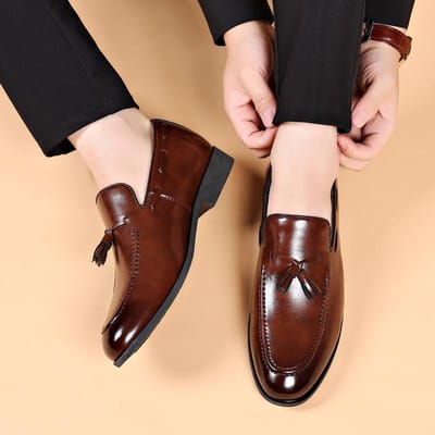Herenmode nieuwe leren schoenen Dress Style Heren Nieuwe Zakelijke sneakers Casual Instapper Leren platte Heren Bruiloftsfeest Schoen 38 brown