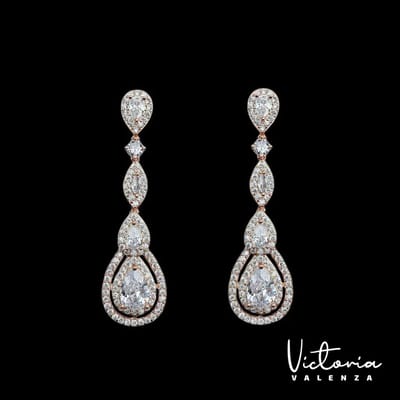 Victoria Valenza Monte Carlo Luxe Oorbellen Dames Messing Oorhangers Dames Oorringen - Witte Steen - Kleur Rosegoud - 1 Paar