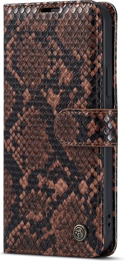 Casemania Hoesje Geschikt voor Apple iPhone 11 - Bruin - Luxe Wallet Bookcase met Pasjeshouder en Standaard - Kunstleer Portemonnee Telefoonhoesje met Slangen Structuur