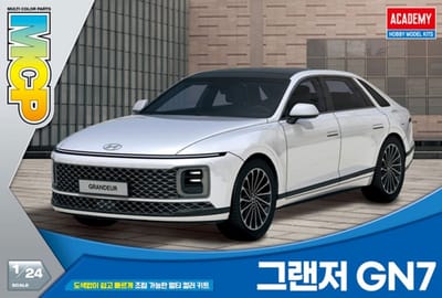 Academy Modelbouwpakket Militaire voertuigen - 15620 Hyundai Grandeur GN7 - Zuid-Koreaanse Auto Plastic - 1:24 - Modelbouw