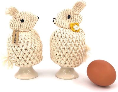 Luna-Leena duurzame konijn eierwarmer - set van 2 - bio katoen gebroken wit - handgehaakt in Nepal - keukendecoratie - tafeldecoratie - rabbit egg warmer - egg cosy - pasen - ontbijt - paashaas