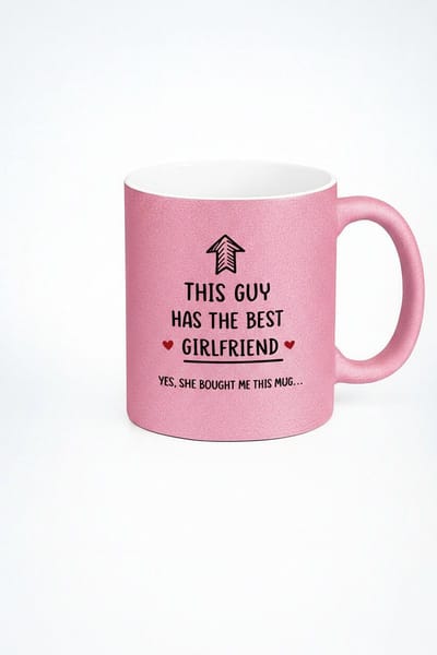 Roze Glitter Mok "Deze Gast heeft de Beste Vriendin" - Grappig Cadeau voor Vriend van Vriendin - Unieke Koffiemok