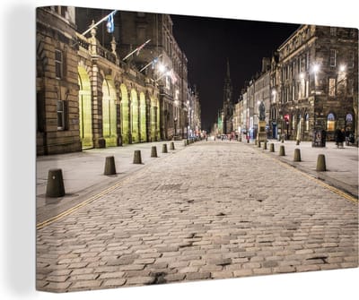 Canvas Schilderij De Royal Mile verlicht in de nacht in Edinburgh - 30x20 cm - Wanddecoratie