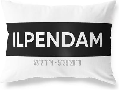 Tuinkussen ILPENDAM - NOORD-HOLLAND met coördinaten - Buitenkussen - Bootkussen - Weerbestendig - Jouw Plaats - Studio216 - Modern - Zwart-Wit - 50x30cm