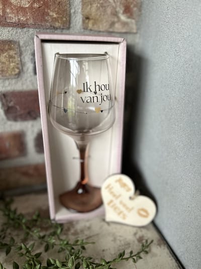 Creaties van Hier - Cadeau pakket Wijnglas met de tekst Ik hou van jou met houten hartje - 21 x 8,2 cm - Glas