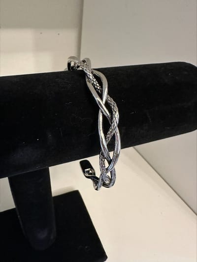 Retro twist armband | Make up | Parfum | Moederdag | Verjaardagscadeau| Cadeautje| Valentijnsdag| Kado | sieraden | vaderdag | oorbellen | oorsieraden