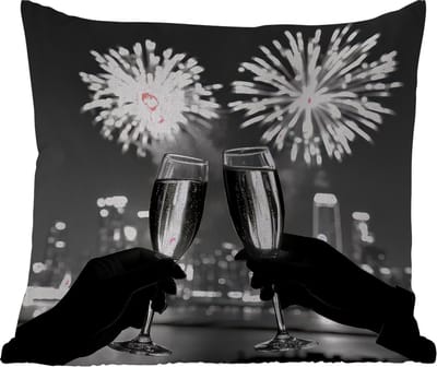 Sierkussen Buiten - Vuurwerk - Proosten - Skyline - Champagne - 60x60 cm - Weerbestendig