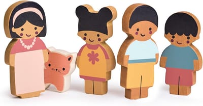 Houten Poppenfamilie met Kat - Complete Set van 4 Multiculturele Figuren voor Poppenhuis