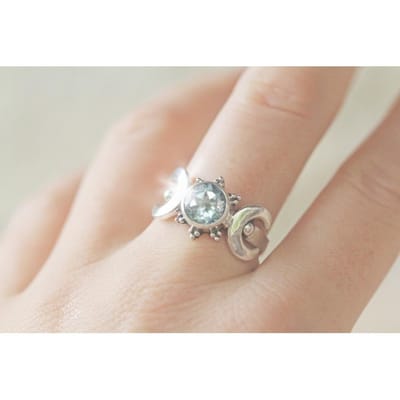 Bague Pierre de Lune Rétro Européenne et Américaine Argent Thaï Style Ethnique Sertie de Diamants Bijou No. 11 beige