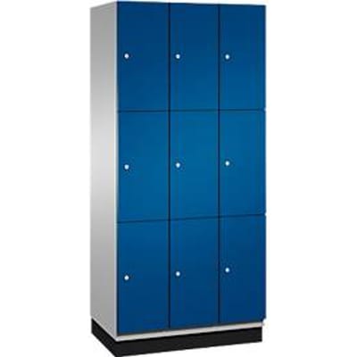 C+P Cambio lockerkast, 3 vakken, 9 vakken, met plint, B 900 x D 525 x H 1980 mm, blank aluminium/ gentiaanblauw