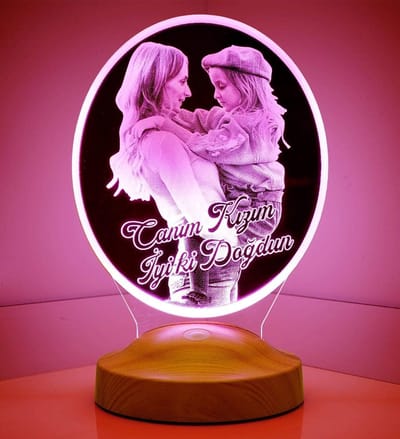Gegraveerde 3D LED Lamp met Eigen Foto en Tekst - Keuze uit Vorm - Uniek Gepersonaliseerd Cadeau