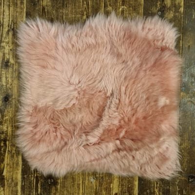 WOOOL Schapenvacht Chairpad - Australisch Roze (38x38cm) VIERKANT - Stoelkussen - 100% Echt - Eenzijdig