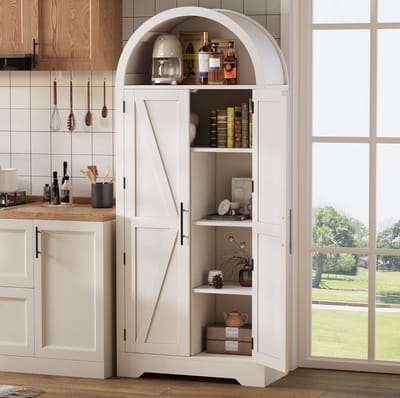 Wishdor - Buffetkast - Gebogen bovenkant - Open displayvak en kast met deuren - Landelijke stijl - Woonkamer of eetkamer - Bewerkt hout - Wit - 70 x 35 x 170 cm