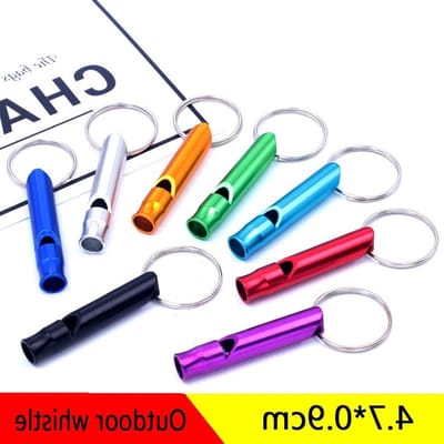 Set van 4 Aluminium Fluitjes voor Eerste Hulp, Sport, Hiking en Kamperen met Sleutelhanger