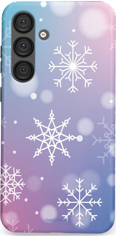 Casetastic hoesje geschikt voor Samsung Galaxy S25 Plus - Dubbellaagse bescherming - Snowy Winter Gloed - Fashion Case - Lila Lichtgrijs Lichtblauw Lichtroze