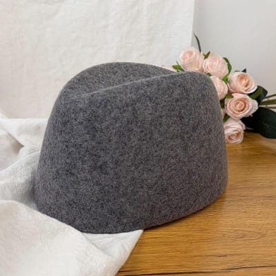 Automne Hiver Casquette Beret Rigide pour Femme Laine Feutrée Mode Rétro Fascinante Hôtesse Casquette Formelle de Designer Garder au Chaud Casquette Boîte à Pilules 56-58CM gray