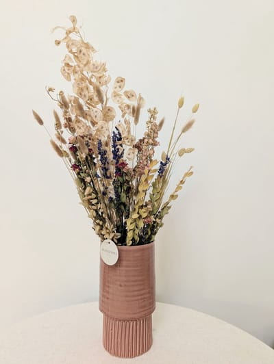 Skandipandi - maanlicht - boeket - XL - veldboeket - natuurlijk - droogboeket - droogbloemen - lunaria - judaspenning - rozen - ridderspoor - grassen - hazenstaartjes - lavendel - phalaris - wonen - woonaccessoires - handgemaakt - uniek