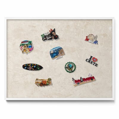 Tulup Magneetbord met Witte Frame - Romig Magnetisch Bord met Kleurvariaties - 80 cm x 60 cm - Elegante lichte steen - Magneetbord voor Foto's en Notities - Magneetbord voor Reissouvenirs - Magnetisch Bord Foto Bevestiging