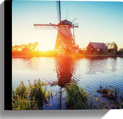 WallClassics - Canvas - Zonlicht langs Hollandse Molen aan het Water - 30x30 cm Foto op Canvas Schilderij (Wanddecoratie op Canvas)