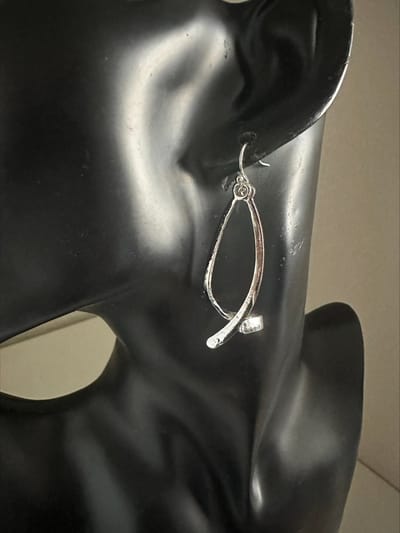Wires design dangle oorbellen | Make up | Parfum | Moederdag | Verjaardagscadeau| Cadeautje| Valentijnsdag| Kado | sieraden | vaderdag | oorbellen | oorsieraden