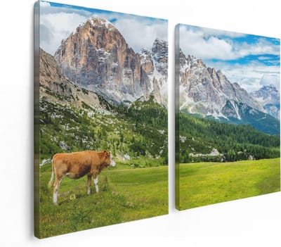 Artaza Canvas Schilderij Tweeluik Bruine Koe In De Wei In De Bergen - 120x80 - Foto Op Canvas - Canvas Print