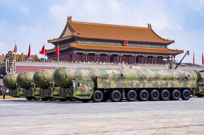 HobbyBoss Modelbouwpakket Militaire voertuigen - 82964 DF-61 ICBM – Chinese Intercontinentale Ballistische Raket Plastic - 1:72 - Modelbouw