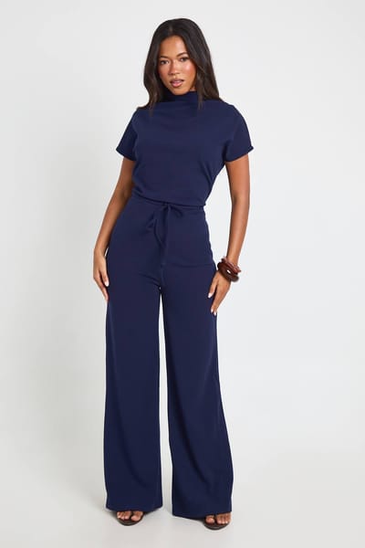 boohoo Dames Crepe Jumpsuit Met Aangegroeid Halsbeleg, Trekkoord In De Taille En Wijde Pijpen | Navy | Maat: 8