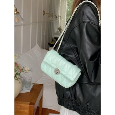 Schoudertas met ketting voor dames Nieuwe veelzijdige crossbodytas Kleine tas voor woon-werkverkeer Textuur Diamant Casual okseltas black