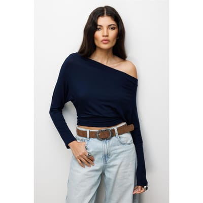 Asymmetrische Kraag Slim Fit Crop Blouse met Uitsnijding