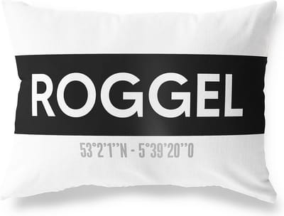 Tuinkussen ROGGEL - LIMBURG met coördinaten - Buitenkussen - Bootkussen - Weerbestendig - Jouw Plaats - Studio216 - Modern - Zwart-Wit - 50x30cm