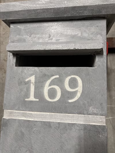 Natuursteen brievenbus - Model 002 - Met gravering