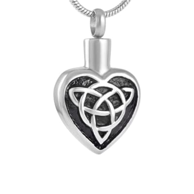 Aramat Jewels | Gedenkhangers | Keltisch as-hartje staal met zwarte triquetra | | | |20mm | Staal | Volwassenen | Verkleurd niet