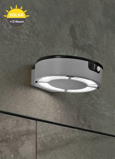 Fumagalli FORTUNATO Wandlamp Solar CCT Met Bewegingssensor Wit- Tuinverlichting op zonne energie