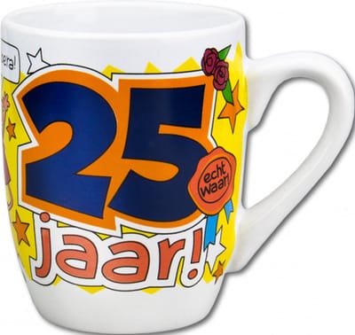 Mok - Snoep - Hoera 25 jaar - Cartoon - In cadeauverpakking met gekleurd lint
