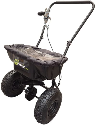 Professionele meststofstrooier Hermie 18 liter - inclusief regenhoes - Compact en wendbaar voor kleinere gazons, zodat je makkelijk manoeuvreert