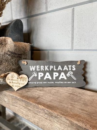 Cadeaupakket papa - vader /Bordje 12x30 cm werkplaats papa GREY + houten hartje stoerste papa  / vaderdag geschenk / vaderdag cadeautjes / verjaardag / opa / papa