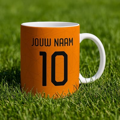 Voetbalmok Holland Collection – Kleur Oranje – Gepersonaliseerde Mok met Naam en Rugnummer – Voetbal Mok – 325 ml