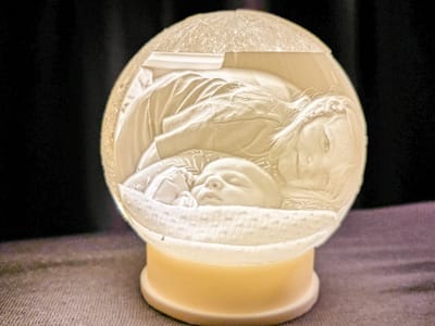 Lithophane (verlichte foto) bolvorm met zelf aangeleverde foto