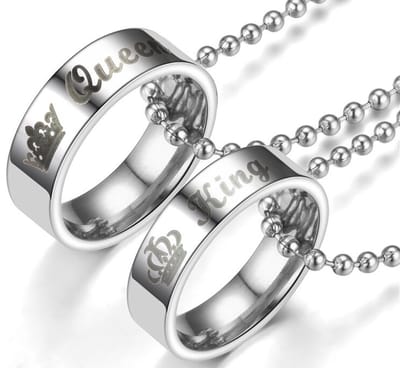 King & Queen Ringen Ketting Set voor Hem en Haar - Romantisch Liefdes Cadeau - Valentijnsdag - Valentijn Cadeautje voor Mannen